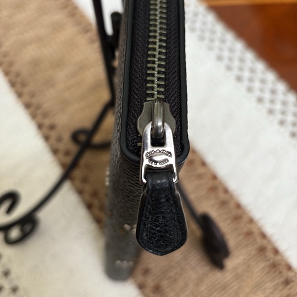 NWOT Coach Bandana Rivets Studded Black Pebbled Leather Accordion Wallet - Picture 8 of 14